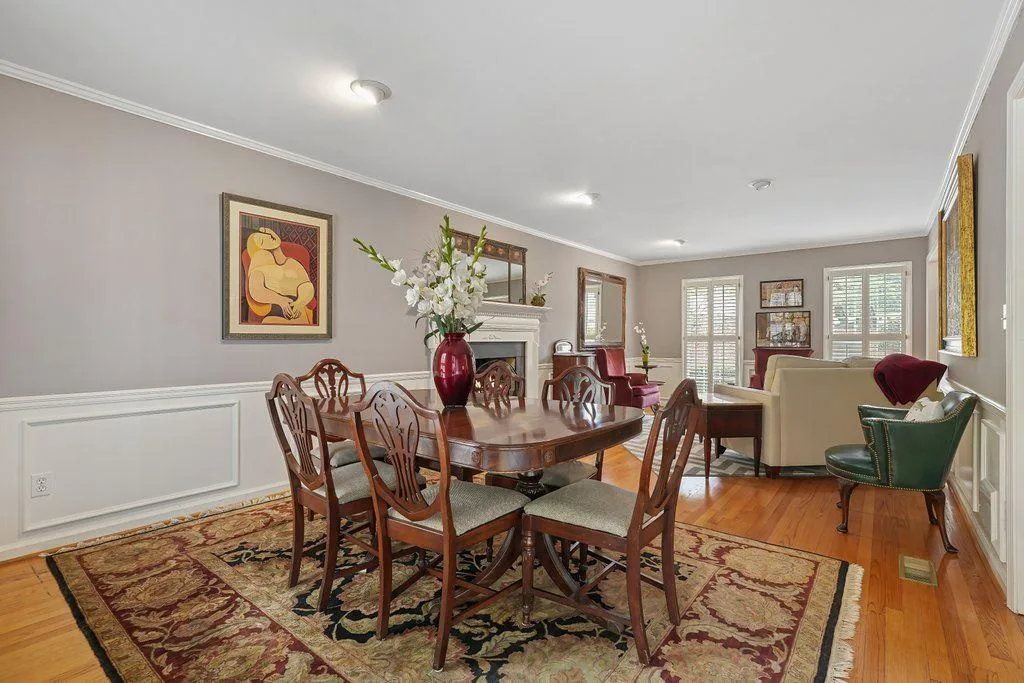 1553 Huntingdon Trail, Sandy Springs, Georgia 30350, 4 Bedrooms Bedrooms, ,3 BathroomsBathrooms,Residential,Sold,1553 Huntingdon Trail,7199258
