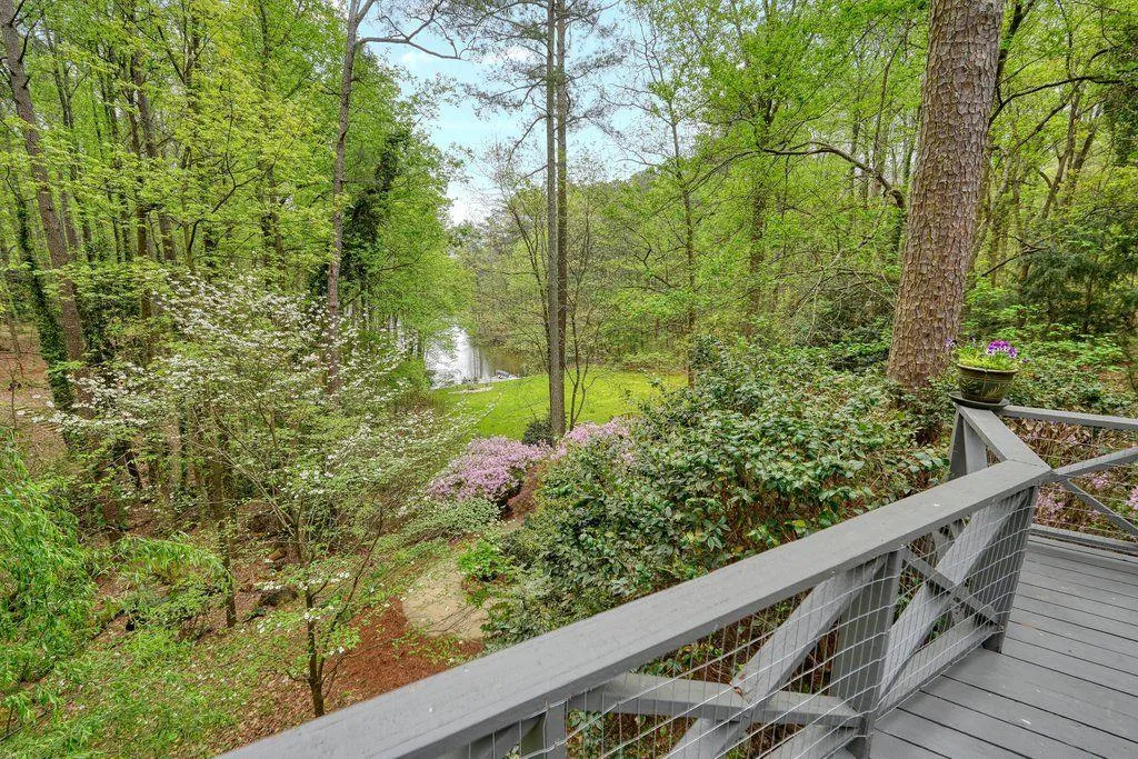 1553 Huntingdon Trail, Sandy Springs, Georgia 30350, 4 Bedrooms Bedrooms, ,3 BathroomsBathrooms,Residential,Sold,1553 Huntingdon Trail,7199258
