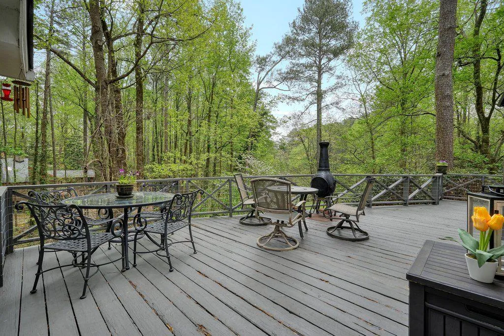 1553 Huntingdon Trail, Sandy Springs, Georgia 30350, 4 Bedrooms Bedrooms, ,3 BathroomsBathrooms,Residential,Sold,1553 Huntingdon Trail,7199258
