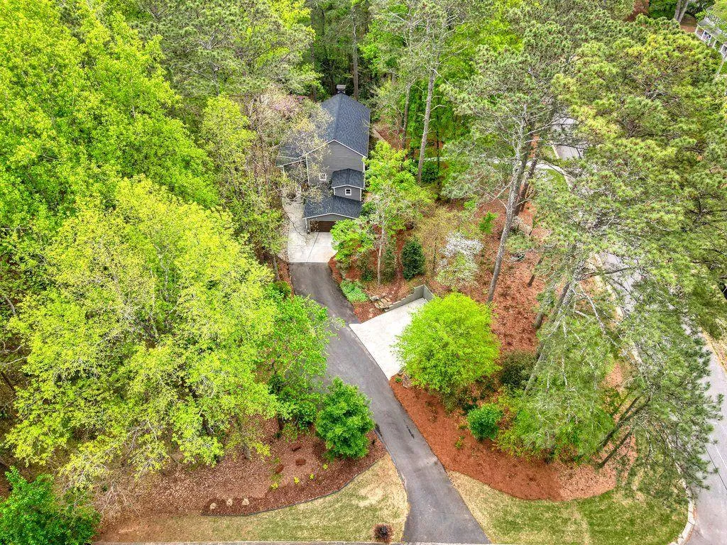 1553 Huntingdon Trail, Sandy Springs, Georgia 30350, 4 Bedrooms Bedrooms, ,3 BathroomsBathrooms,Residential,Sold,1553 Huntingdon Trail,7199258