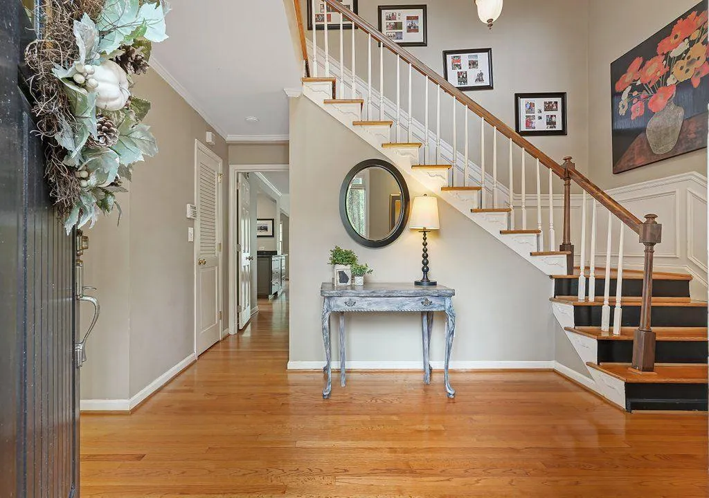1553 Huntingdon Trail, Sandy Springs, Georgia 30350, 4 Bedrooms Bedrooms, ,3 BathroomsBathrooms,Residential,Sold,1553 Huntingdon Trail,7199258