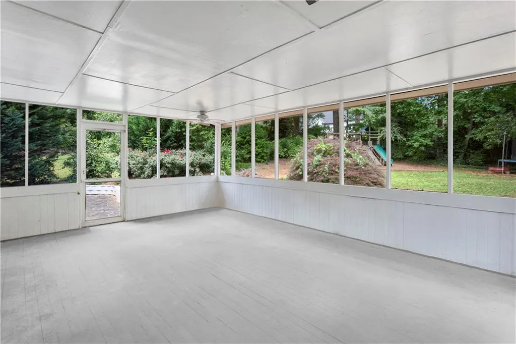 380 Meadowbrook Drive, Atlanta, Georgia 30342, 3 Bedrooms Bedrooms, ,2 BathroomsBathrooms,Residential,Sold,380 Meadowbrook Drive,6888387