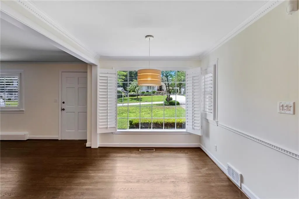 380 Meadowbrook Drive, Atlanta, Georgia 30342, 3 Bedrooms Bedrooms, ,2 BathroomsBathrooms,Residential,Sold,380 Meadowbrook Drive,6888387