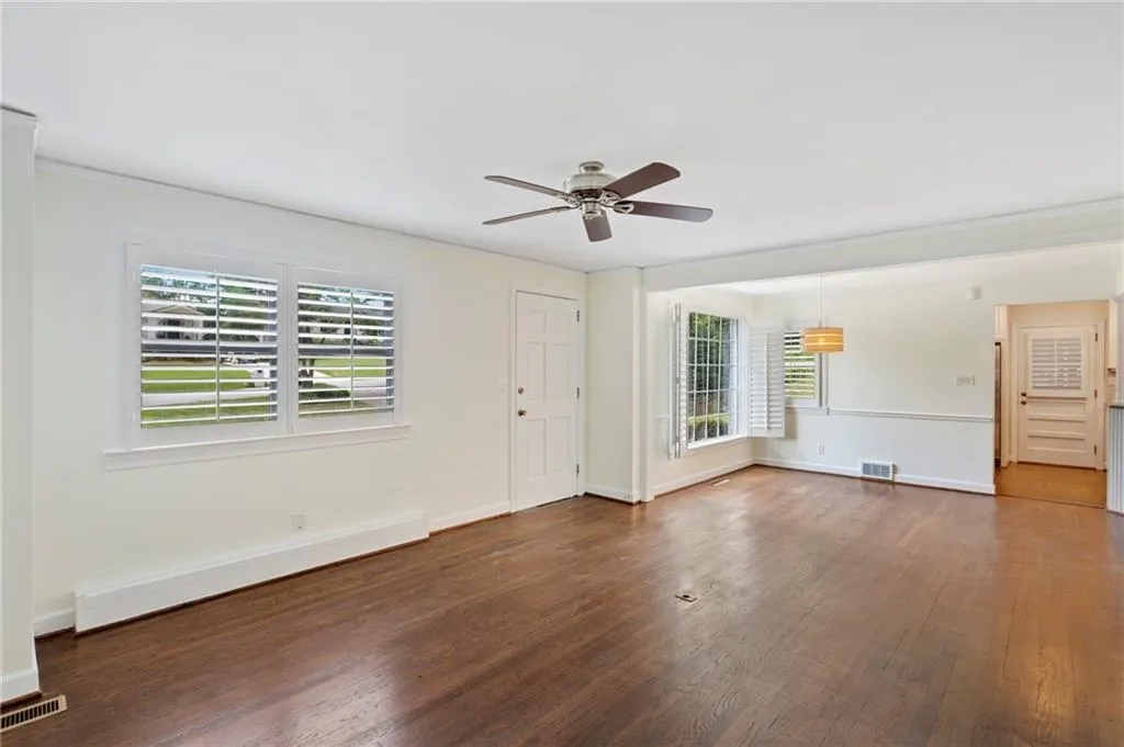 380 Meadowbrook Drive, Atlanta, Georgia 30342, 3 Bedrooms Bedrooms, ,2 BathroomsBathrooms,Residential,Sold,380 Meadowbrook Drive,6888387