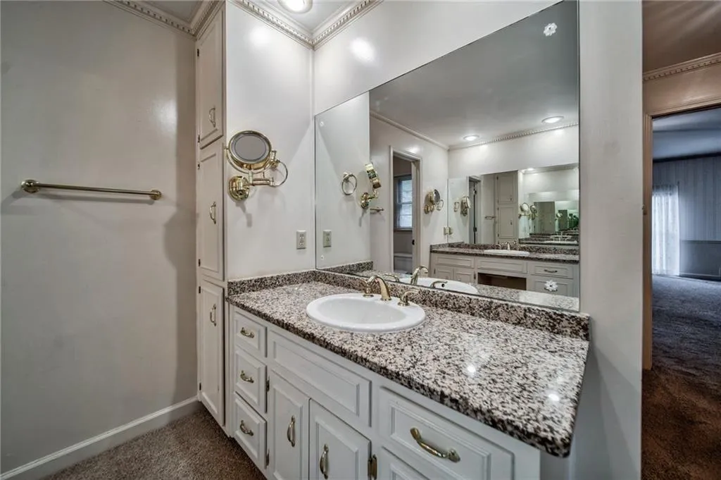 2035 Old Dominion Road, Sandy Springs, Georgia 30350, 5 Bedrooms Bedrooms, ,5 BathroomsBathrooms,Residential,Sold,2035 Old Dominion Road,7222929