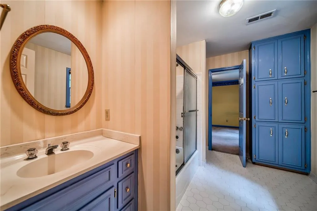 2035 Old Dominion Road, Sandy Springs, Georgia 30350, 5 Bedrooms Bedrooms, ,5 BathroomsBathrooms,Residential,Sold,2035 Old Dominion Road,7222929