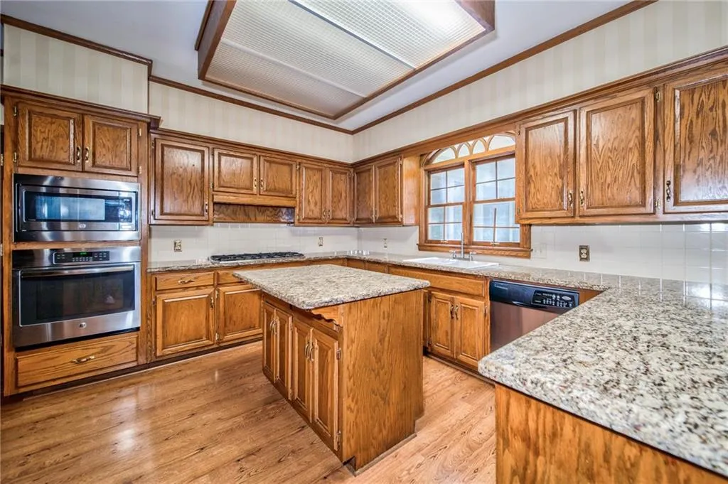 2035 Old Dominion Road, Sandy Springs, Georgia 30350, 5 Bedrooms Bedrooms, ,5 BathroomsBathrooms,Residential,Sold,2035 Old Dominion Road,7222929