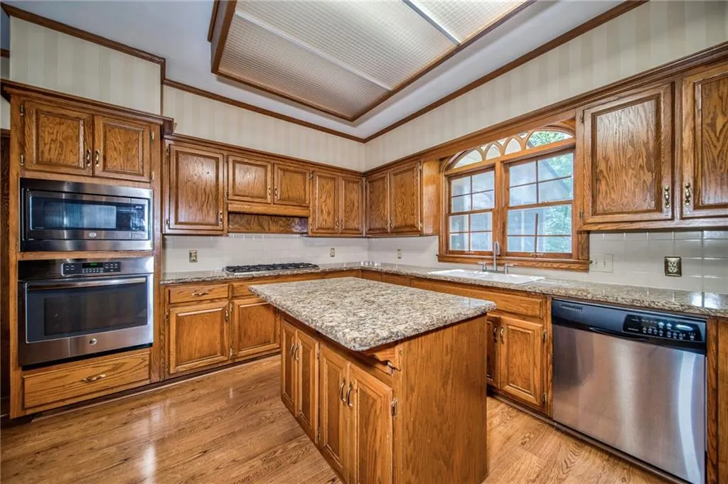 2035 Old Dominion Road, Sandy Springs, Georgia 30350, 5 Bedrooms Bedrooms, ,5 BathroomsBathrooms,Residential,Sold,2035 Old Dominion Road,7222929