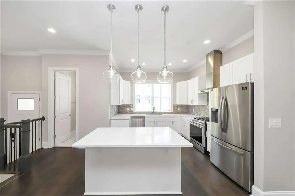 8017 Linfield Way, Sandy Springs, Georgia 30350, 3 Bedrooms Bedrooms, ,3 BathroomsBathrooms,Residential,Sold,8017 Linfield Way,7487112