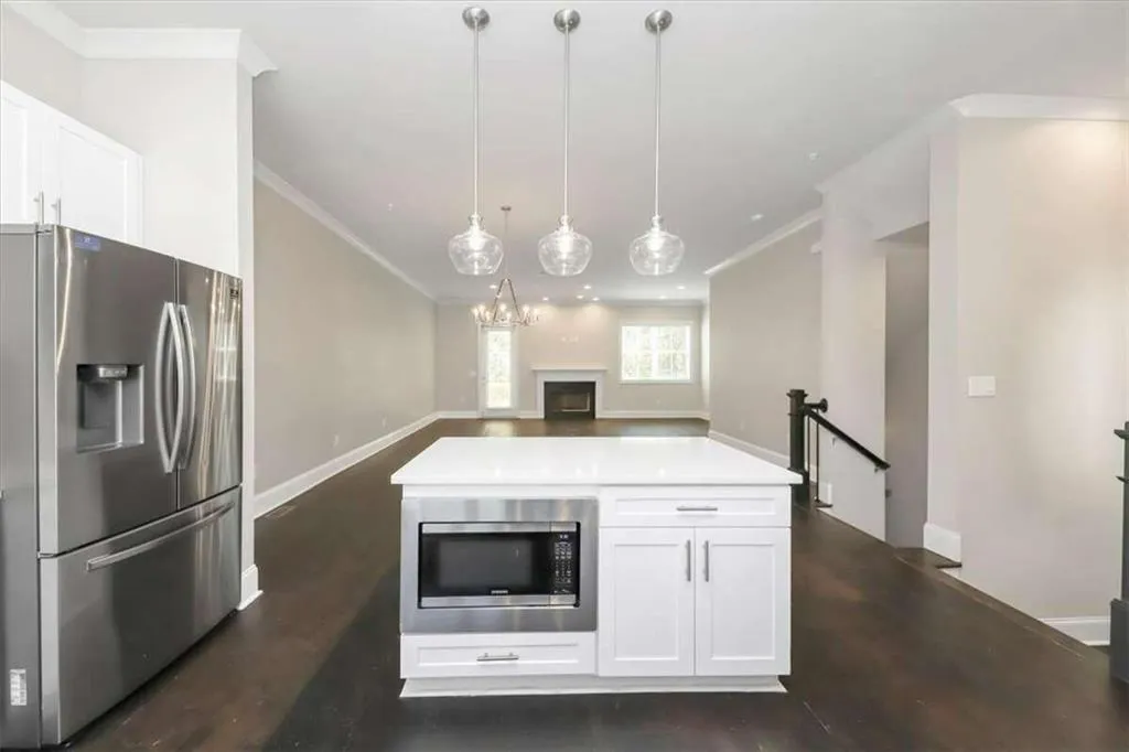 8017 Linfield Way, Sandy Springs, Georgia 30350, 3 Bedrooms Bedrooms, ,3 BathroomsBathrooms,Residential,Sold,8017 Linfield Way,7487112