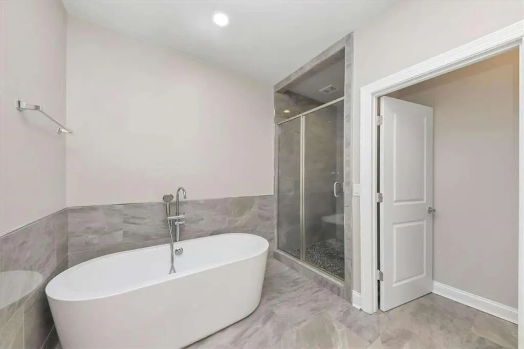 8017 Linfield Way, Sandy Springs, Georgia 30350, 3 Bedrooms Bedrooms, ,3 BathroomsBathrooms,Residential,Sold,8017 Linfield Way,7487112