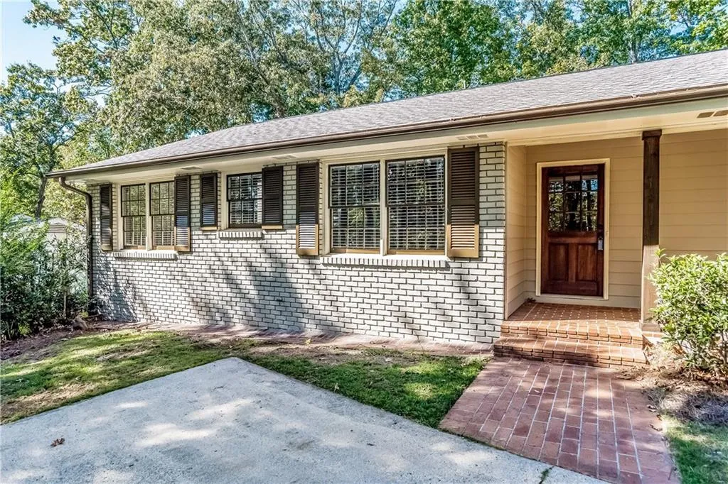 6410 Colewood Court, Atlanta, Georgia 30328, 4 Bedrooms Bedrooms, ,3 BathroomsBathrooms,Residential,Sold,6410 Colewood Court,5952599