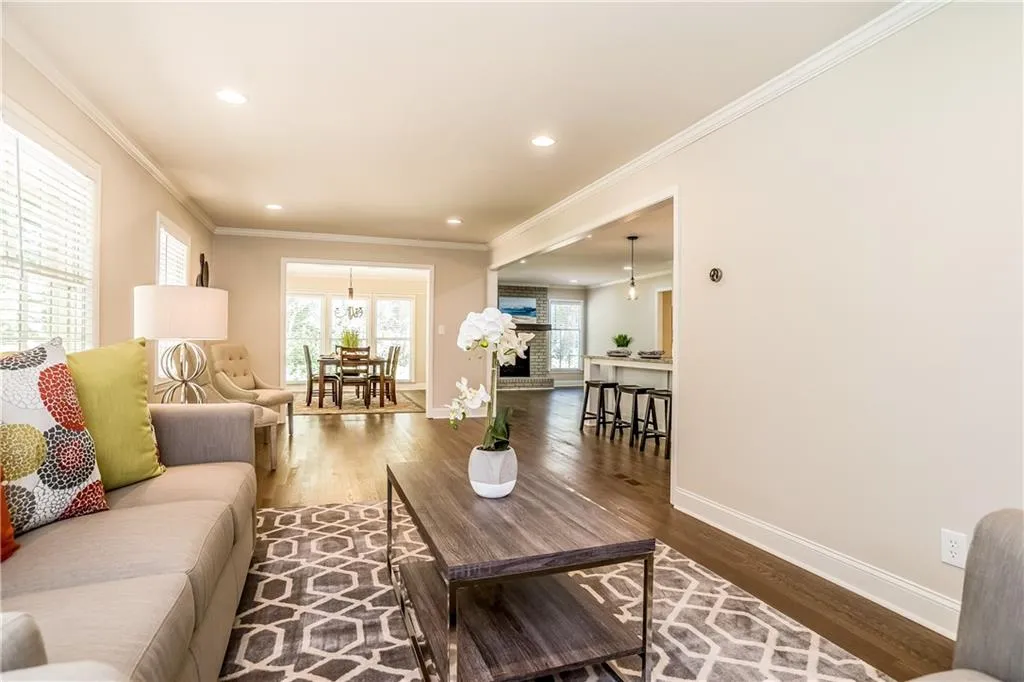 6410 Colewood Court, Atlanta, Georgia 30328, 4 Bedrooms Bedrooms, ,3 BathroomsBathrooms,Residential,Sold,6410 Colewood Court,5952599