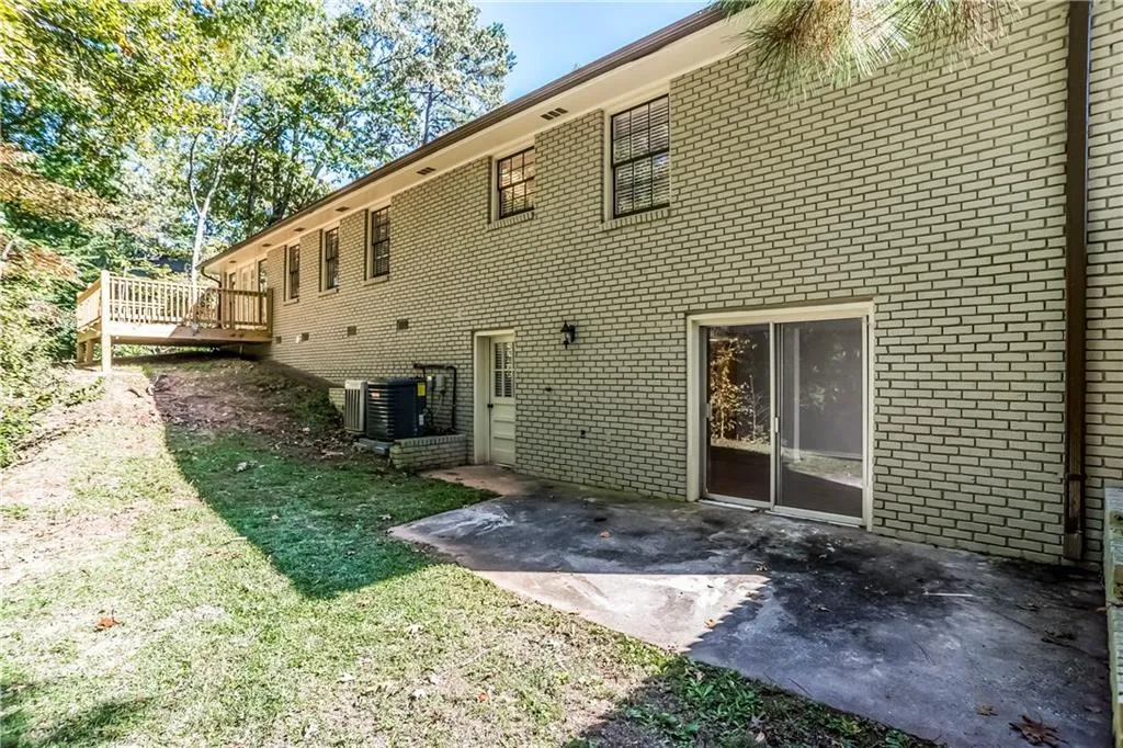6410 Colewood Court, Atlanta, Georgia 30328, 4 Bedrooms Bedrooms, ,3 BathroomsBathrooms,Residential,Sold,6410 Colewood Court,5952599