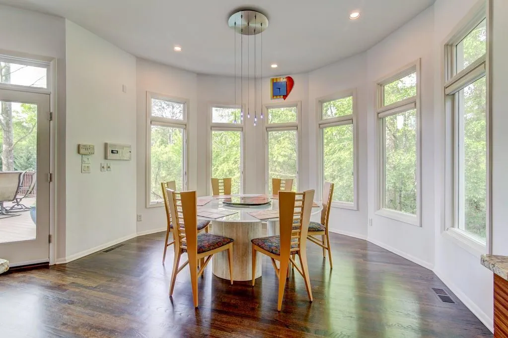 110 Dunwoody Creek Court, Sandy Springs, Georgia 30350, 5 Bedrooms Bedrooms, ,5 BathroomsBathrooms,Residential,Sold,110 Dunwoody Creek Court,6682366