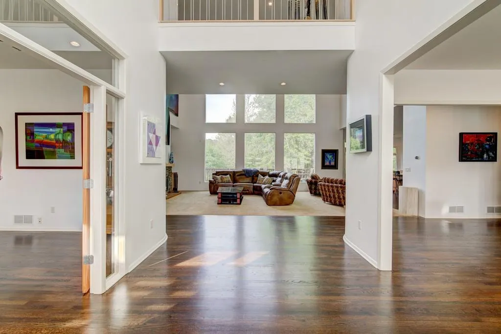 110 Dunwoody Creek Court, Sandy Springs, Georgia 30350, 5 Bedrooms Bedrooms, ,5 BathroomsBathrooms,Residential,Sold,110 Dunwoody Creek Court,6682366