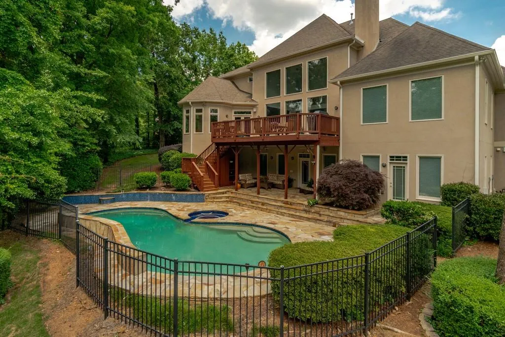 110 Dunwoody Creek Court, Sandy Springs, Georgia 30350, 5 Bedrooms Bedrooms, ,5 BathroomsBathrooms,Residential,Sold,110 Dunwoody Creek Court,6682366