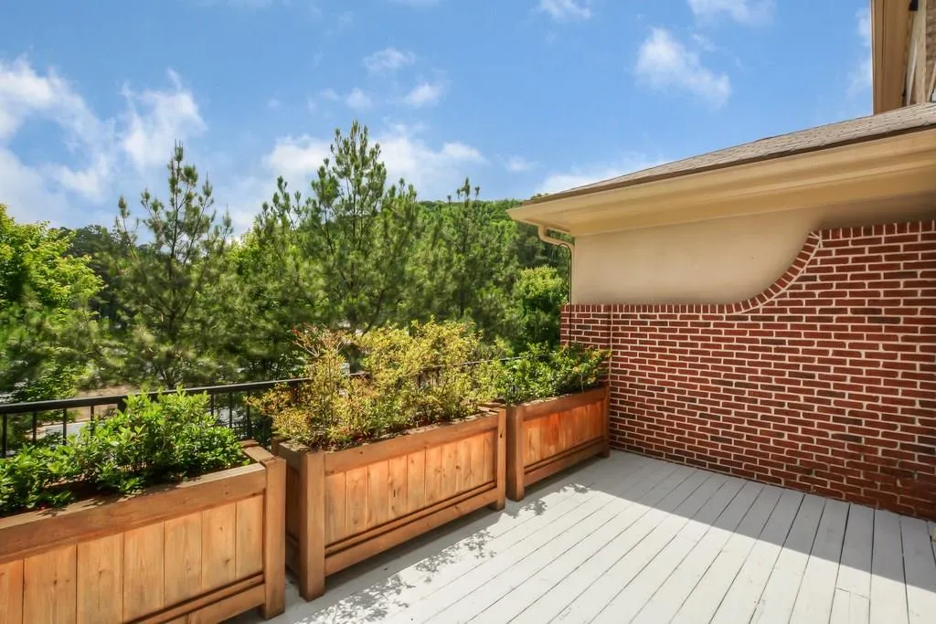 815 Creekgarden Court, Atlanta, Georgia 30339, 4 Bedrooms Bedrooms, ,4 BathroomsBathrooms,Residential,Sold,815 Creekgarden Court,6023104