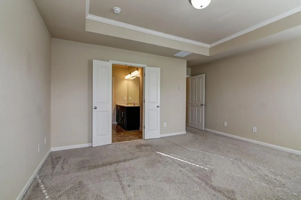 7475 Highland Bluff, Sandy Springs, Georgia 30328, 3 Bedrooms Bedrooms, ,3 BathroomsBathrooms,Residential,Sold,7475 Highland Bluff,6118938