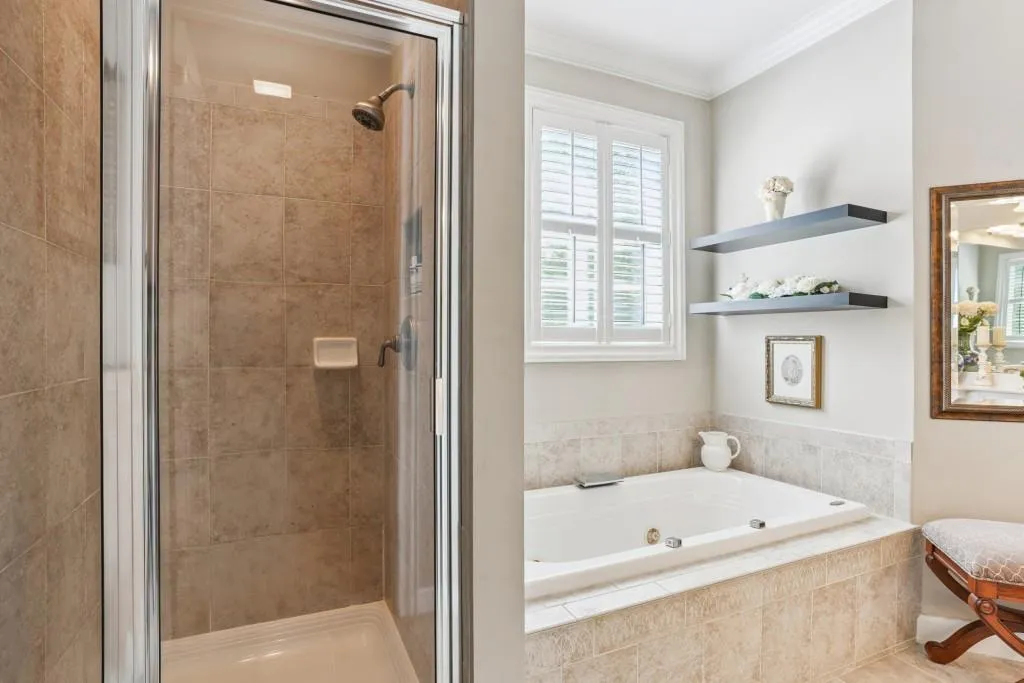 4805 Ivy Ridge Drive Unit 204, Atlanta, Georgia 30339, 2 Bedrooms Bedrooms, ,2 BathroomsBathrooms,Residential,For Sale,4805 Ivy Ridge Drive Unit 204,7633107