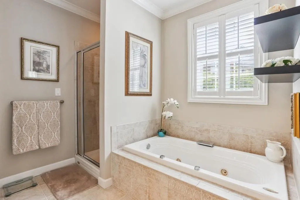 4805 Ivy Ridge Drive Unit 204, Atlanta, Georgia 30339, 2 Bedrooms Bedrooms, ,2 BathroomsBathrooms,Residential,For Sale,4805 Ivy Ridge Drive Unit 204,7633107