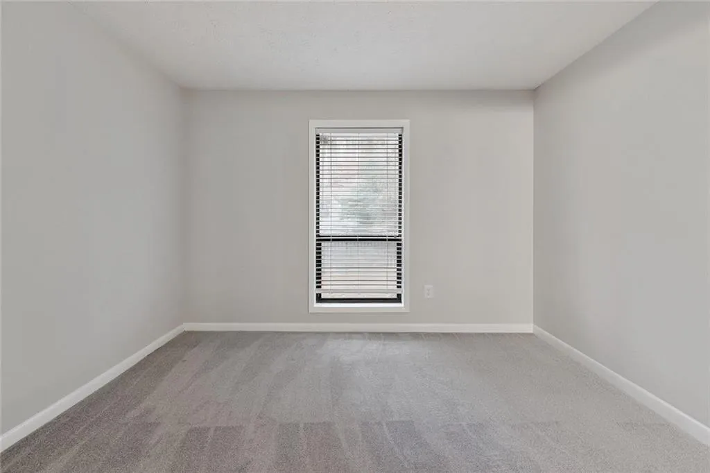 8740 Roswell Road Unit 4c, Sandy Springs, Georgia 30350, 2 Bedrooms Bedrooms, ,2 BathroomsBathrooms,Residential,Sold,8740 Roswell Road Unit 4c,6998585