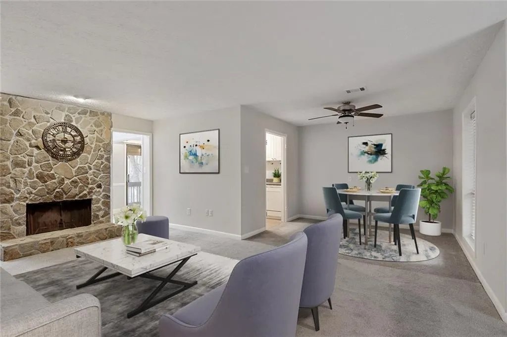 8740 Roswell Road Unit 4c, Sandy Springs, Georgia 30350, 2 Bedrooms Bedrooms, ,2 BathroomsBathrooms,Residential,Sold,8740 Roswell Road Unit 4c,6998585