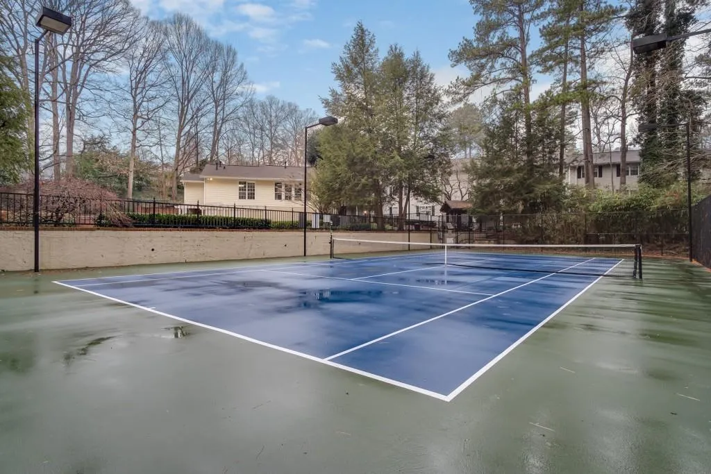 6822 Glenridge Drive Unit G, Sandy Springs, Georgia 30328, 1 Bedroom Bedrooms, ,1 BathroomBathrooms,Residential,Sold,6822 Glenridge Drive Unit G,6832875