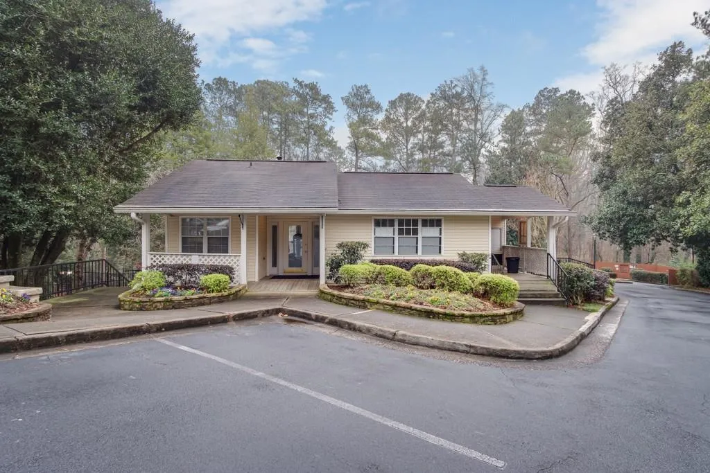6822 Glenridge Drive Unit G, Sandy Springs, Georgia 30328, 1 Bedroom Bedrooms, ,1 BathroomBathrooms,Residential,Sold,6822 Glenridge Drive Unit G,6832875