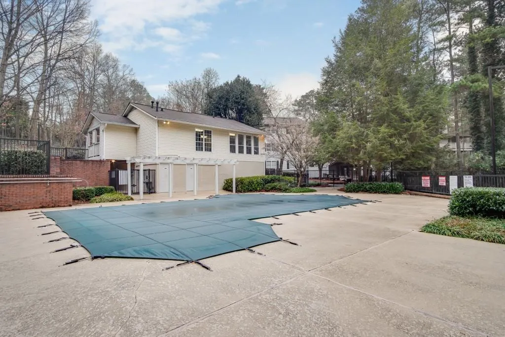 6822 Glenridge Drive Unit G, Sandy Springs, Georgia 30328, 1 Bedroom Bedrooms, ,1 BathroomBathrooms,Residential,Sold,6822 Glenridge Drive Unit G,6832875