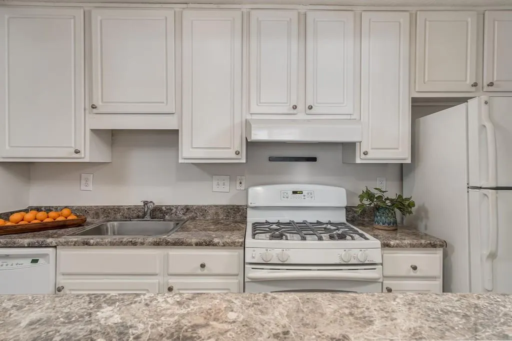 6822 Glenridge Drive Unit G, Sandy Springs, Georgia 30328, 1 Bedroom Bedrooms, ,1 BathroomBathrooms,Residential,Sold,6822 Glenridge Drive Unit G,6832875