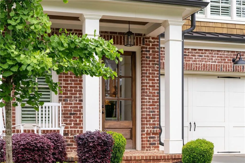 281 Green Hill Road, Atlanta, Georgia 30342, 4 Bedrooms Bedrooms, ,3 BathroomsBathrooms,Residential,Sold,281 Green Hill Road,7588726