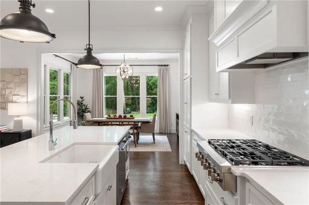 281 Green Hill Road, Atlanta, Georgia 30342, 4 Bedrooms Bedrooms, ,3 BathroomsBathrooms,Residential,Sold,281 Green Hill Road,7588726