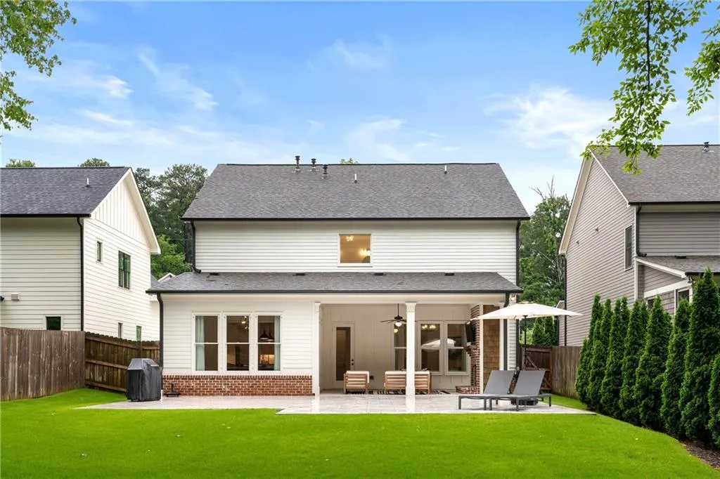 281 Green Hill Road, Atlanta, Georgia 30342, 4 Bedrooms Bedrooms, ,3 BathroomsBathrooms,Residential,Sold,281 Green Hill Road,7588726