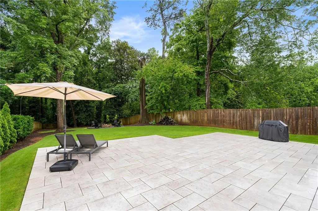 281 Green Hill Road, Atlanta, Georgia 30342, 4 Bedrooms Bedrooms, ,3 BathroomsBathrooms,Residential,Sold,281 Green Hill Road,7588726