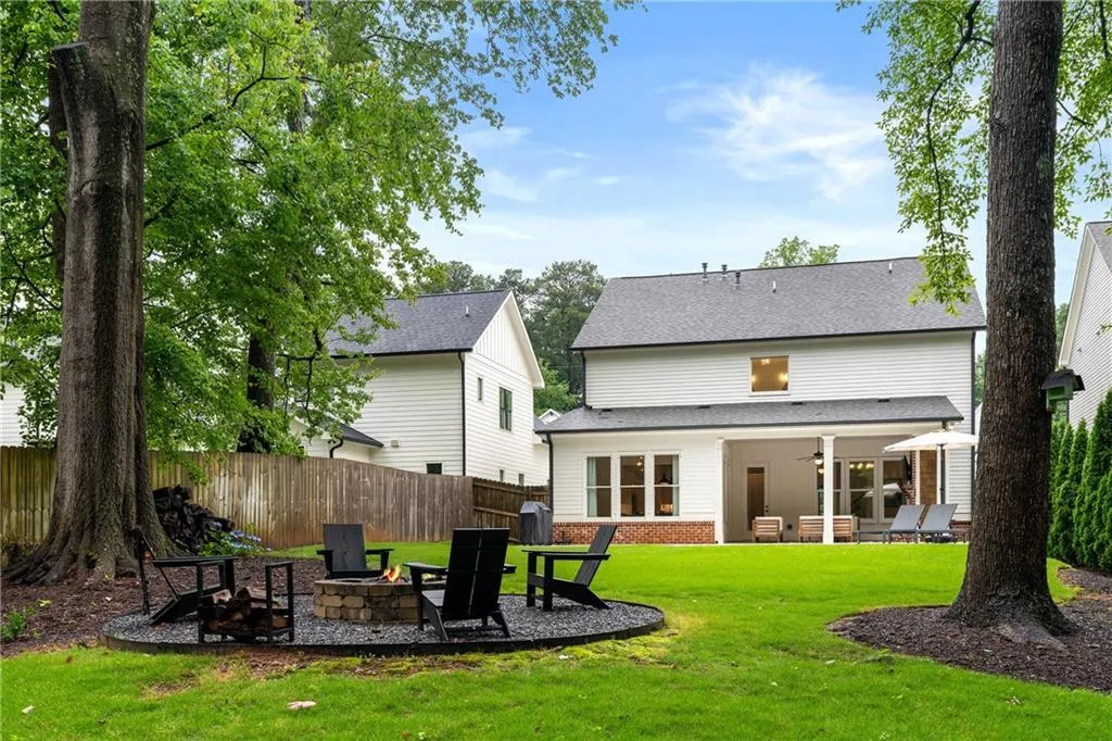 281 Green Hill Road, Atlanta, Georgia 30342, 4 Bedrooms Bedrooms, ,3 BathroomsBathrooms,Residential,Sold,281 Green Hill Road,7588726