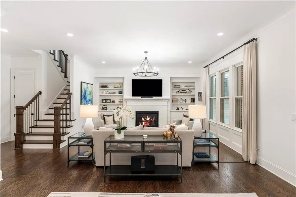 281 Green Hill Road, Atlanta, Georgia 30342, 4 Bedrooms Bedrooms, ,3 BathroomsBathrooms,Residential,Sold,281 Green Hill Road,7588726