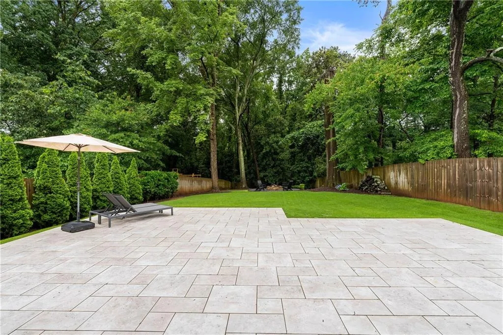 281 Green Hill Road, Atlanta, Georgia 30342, 4 Bedrooms Bedrooms, ,3 BathroomsBathrooms,Residential,Sold,281 Green Hill Road,7588726