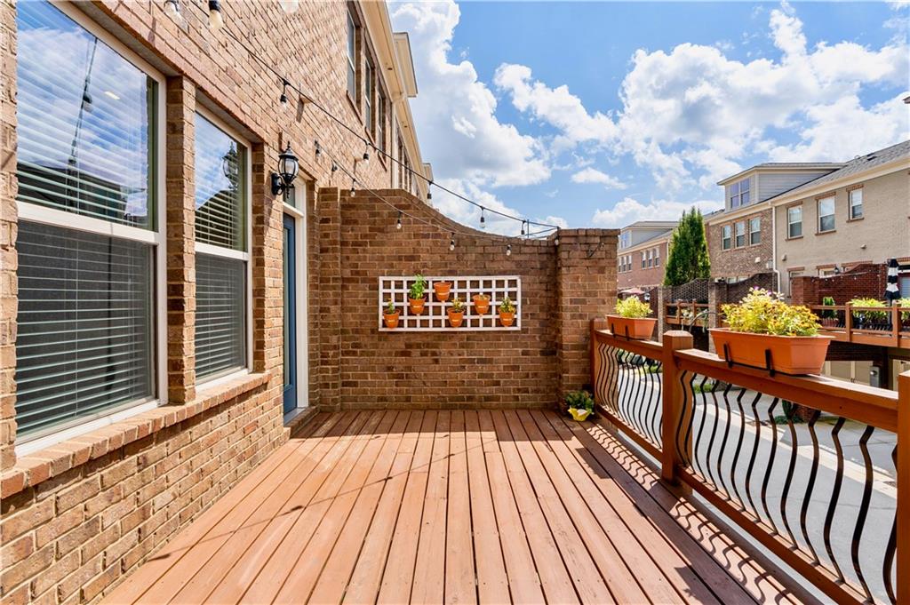 200 Alderwood Point, Sandy Springs, Georgia 30328, 3 Bedrooms Bedrooms, ,3 BathroomsBathrooms,Residential,Sold,200 Alderwood Point,7259424