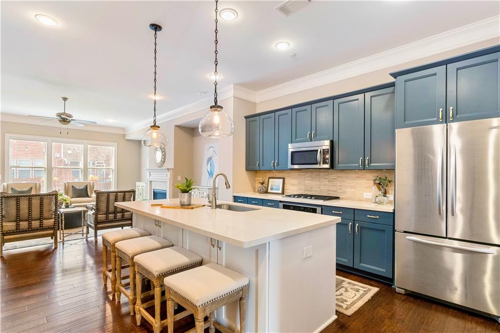 200 Alderwood Point, Sandy Springs, Georgia 30328, 3 Bedrooms Bedrooms, ,3 BathroomsBathrooms,Residential,Sold,200 Alderwood Point,7259424