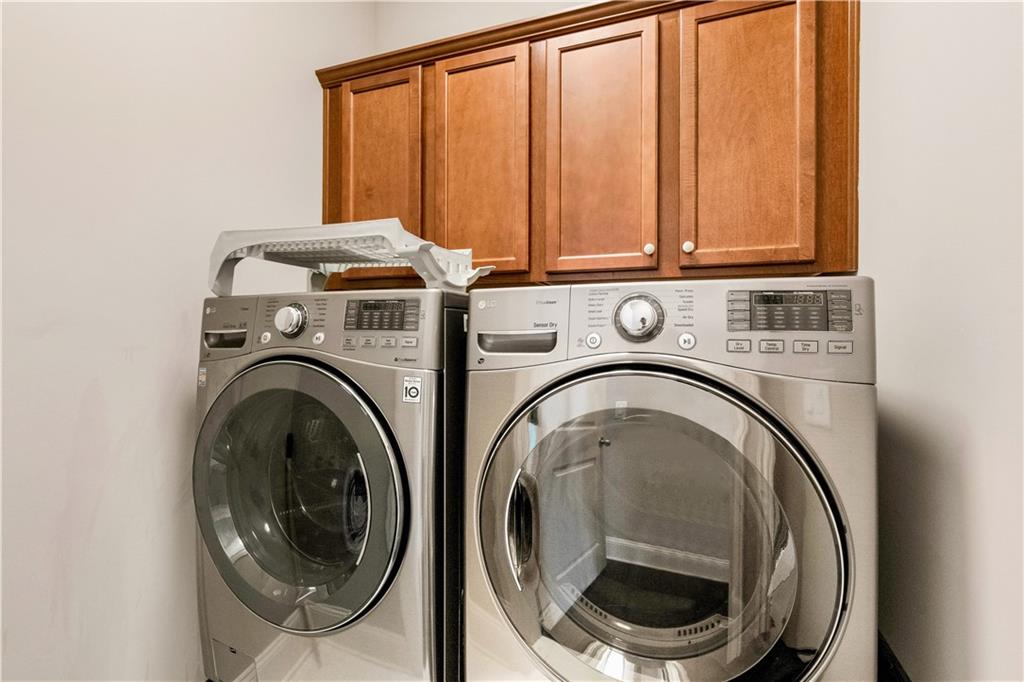 200 Alderwood Point, Sandy Springs, Georgia 30328, 3 Bedrooms Bedrooms, ,3 BathroomsBathrooms,Residential,Sold,200 Alderwood Point,7259424