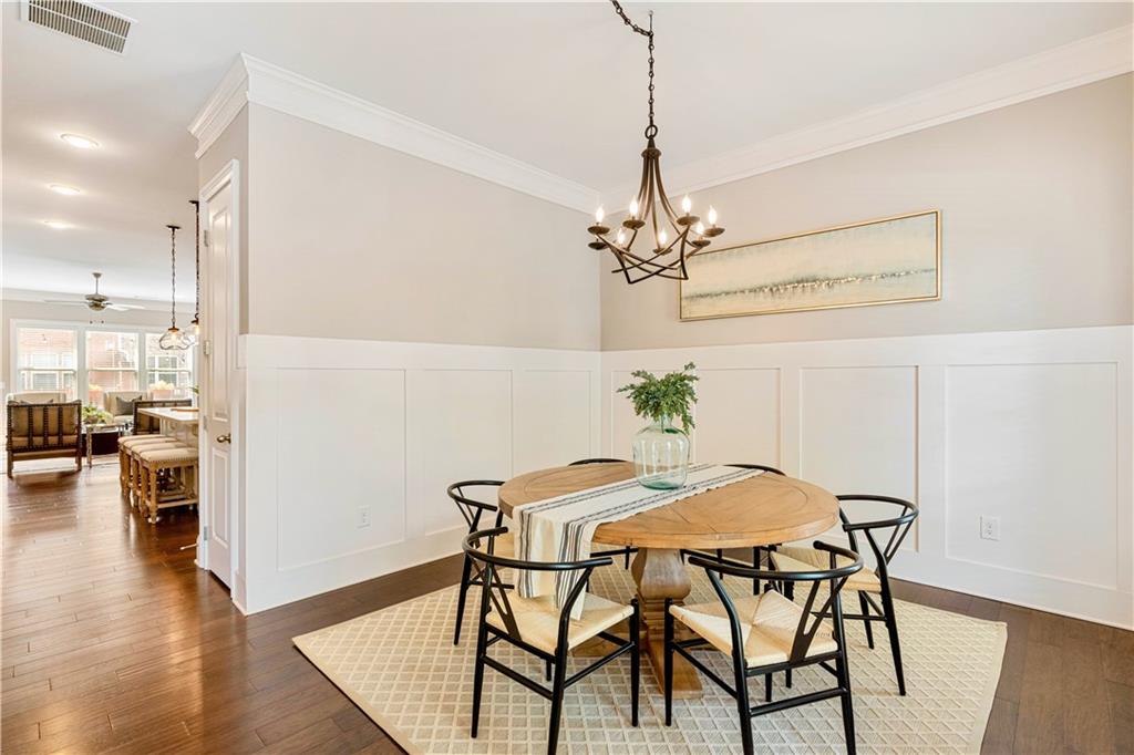 200 Alderwood Point, Sandy Springs, Georgia 30328, 3 Bedrooms Bedrooms, ,3 BathroomsBathrooms,Residential,Sold,200 Alderwood Point,7259424