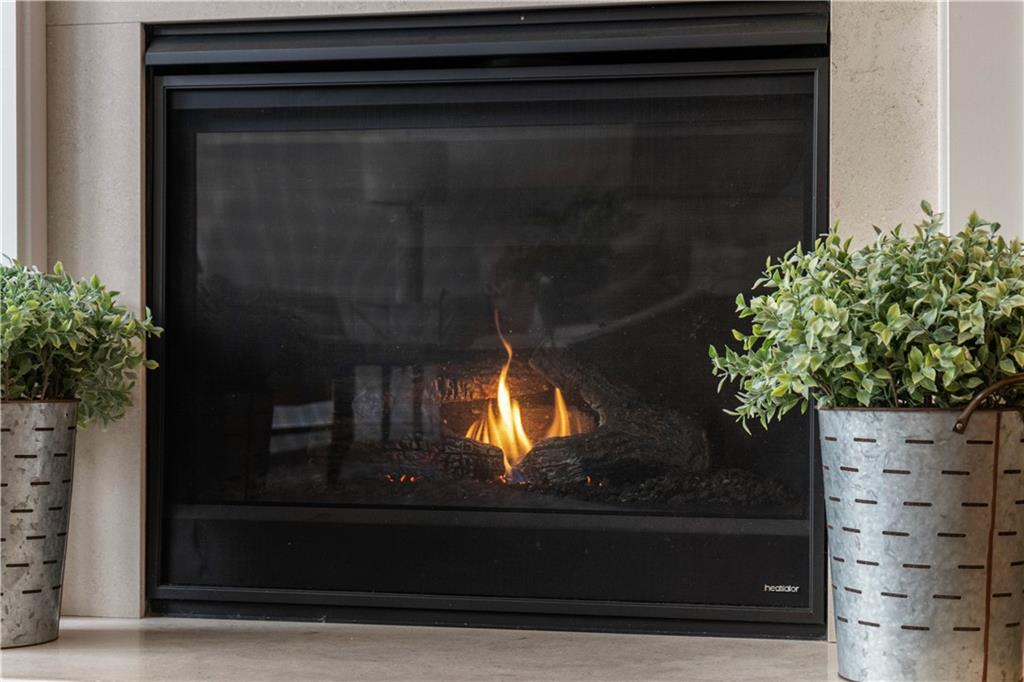 200 Alderwood Point, Sandy Springs, Georgia 30328, 3 Bedrooms Bedrooms, ,3 BathroomsBathrooms,Residential,Sold,200 Alderwood Point,7259424