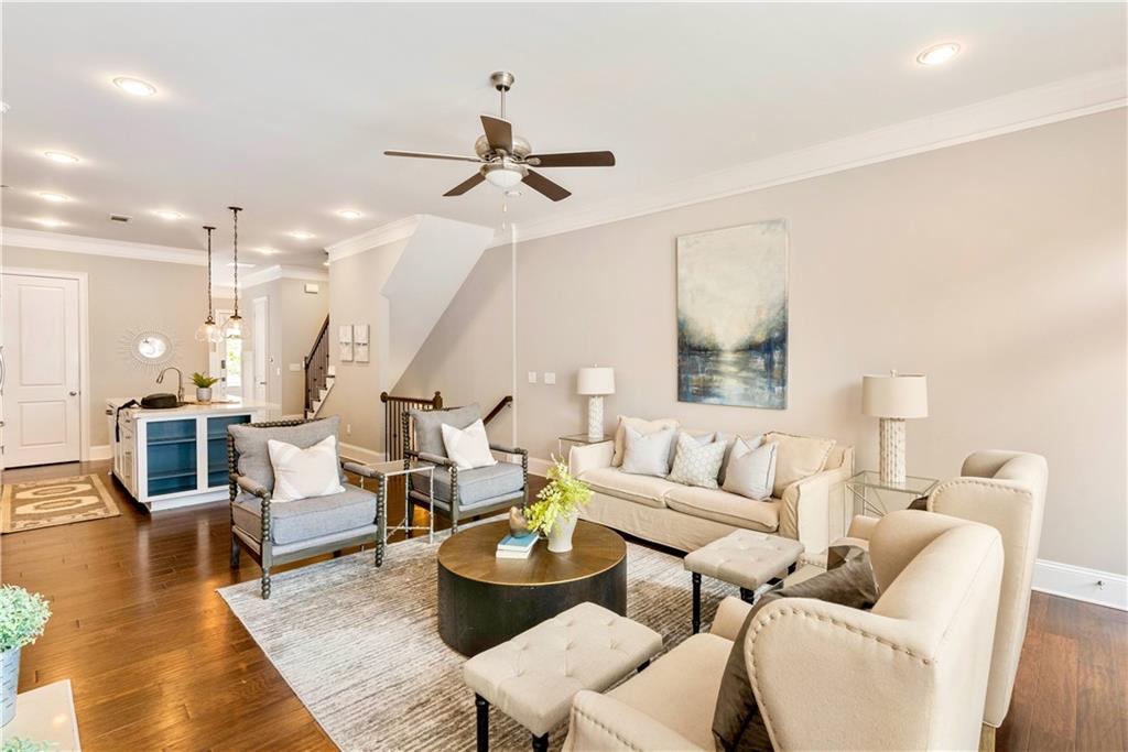 200 Alderwood Point, Sandy Springs, Georgia 30328, 3 Bedrooms Bedrooms, ,3 BathroomsBathrooms,Residential,Sold,200 Alderwood Point,7259424