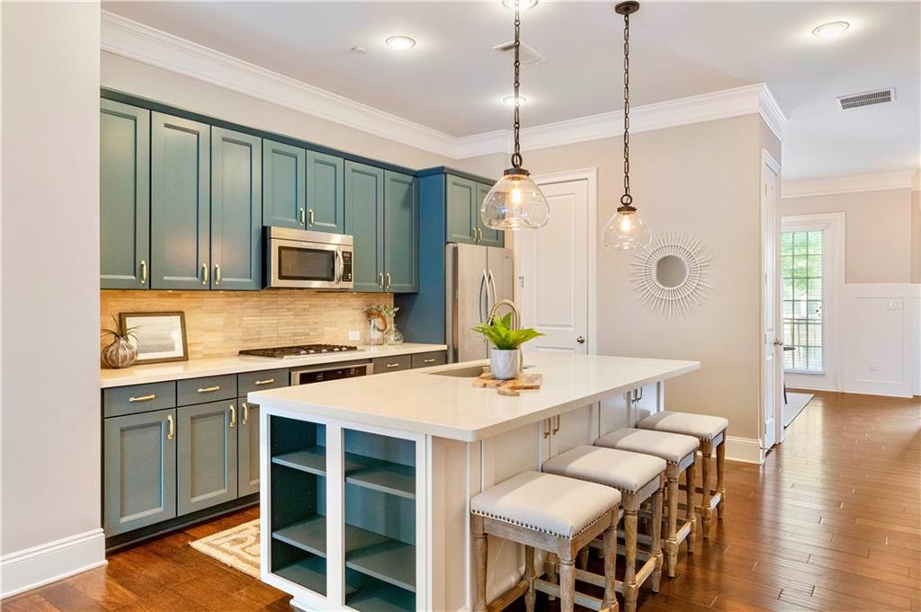 200 Alderwood Point, Sandy Springs, Georgia 30328, 3 Bedrooms Bedrooms, ,3 BathroomsBathrooms,Residential,Sold,200 Alderwood Point,7259424