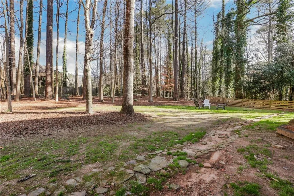 2405 Kimbrough Court, Sandy Springs, Georgia 30350, 4 Bedrooms Bedrooms, ,2 BathroomsBathrooms,Residential,For Sale,2405 Kimbrough Court,7708257