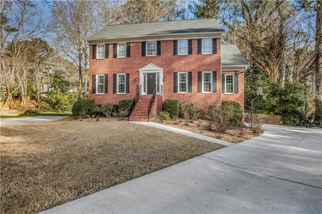 2405 Kimbrough Court, Sandy Springs, Georgia 30350, 4 Bedrooms Bedrooms, ,2 BathroomsBathrooms,Residential,For Sale,2405 Kimbrough Court,7708257