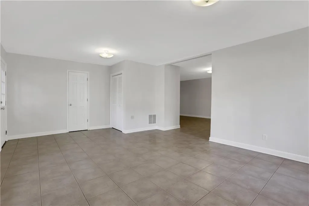 2405 Kimbrough Court, Sandy Springs, Georgia 30350, 4 Bedrooms Bedrooms, ,2 BathroomsBathrooms,Residential,For Sale,2405 Kimbrough Court,7708257