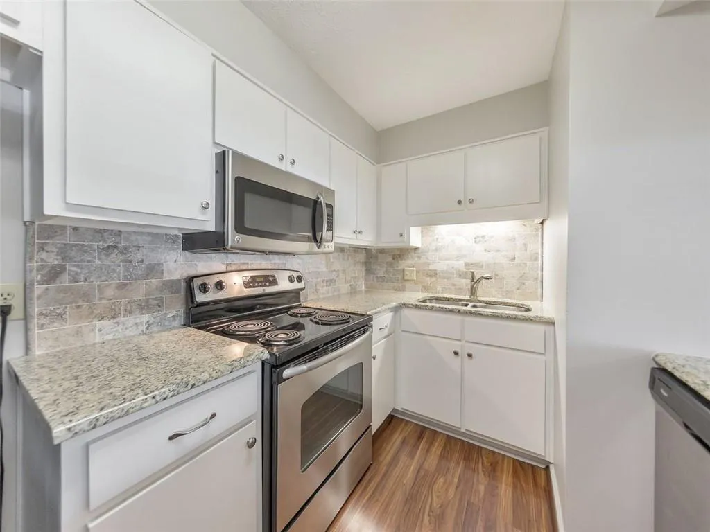 475 Mount Vernon Highway Ne Unit C233, Sandy Springs, Georgia 30327, 2 Bedrooms Bedrooms, ,1 BathroomBathrooms,Residential,Sold,475 Mount Vernon Highway Ne Unit C233,7028721