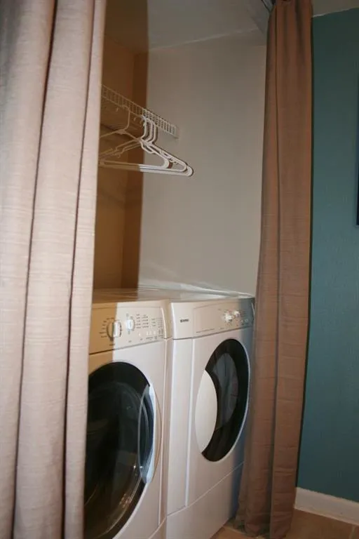 6900 Roswell Road Unit A1, Sandy Springs, Georgia 30328, 2 Bedrooms Bedrooms, ,2 BathroomsBathrooms,Residential,Sold,6900 Roswell Road Unit A1,5664402